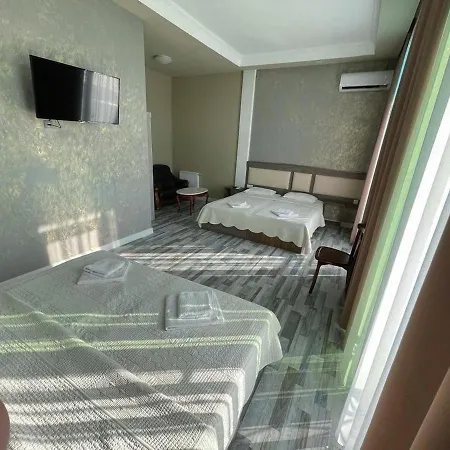 Discovery Hotel Кутаиси Экстерьер фото