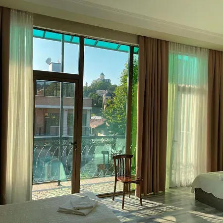 Discovery Hotel Кутаиси Экстерьер фото