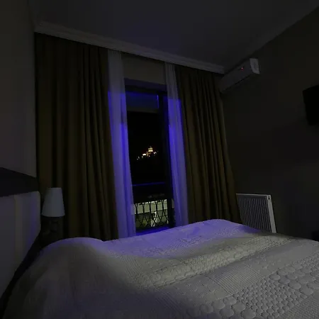Discovery Hotel Кутаиси Номер фото