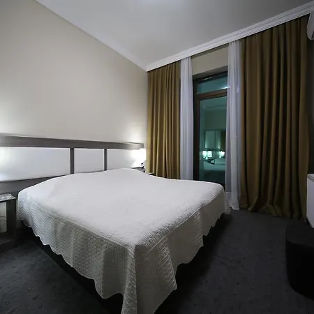 Discovery Hotel Кутаиси Номер фото